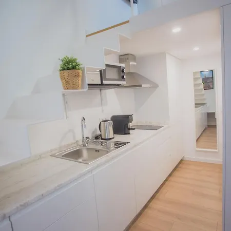 Five House 18 * Oporto