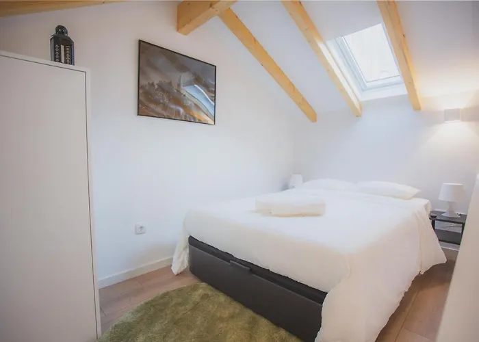 Five House 18 * Oporto